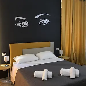 Sensation House Bed and breakfast